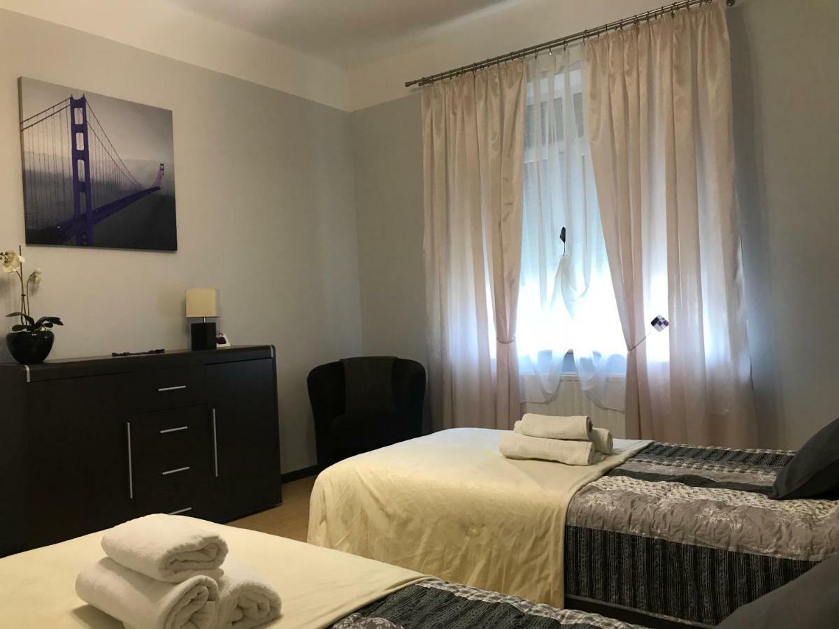 Apartment Family Cracovia Esterno foto