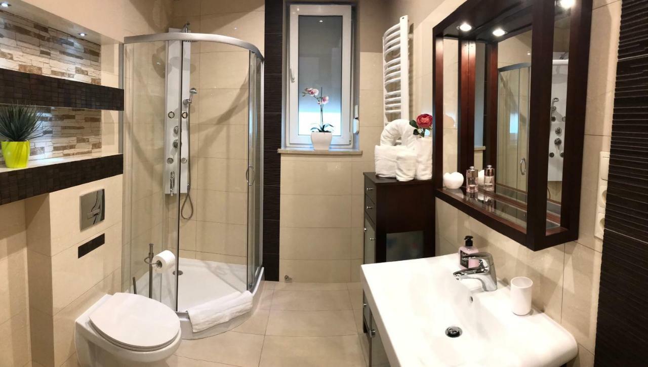 Apartment Family Cracovia Esterno foto